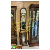 Cabinet with glass mirror