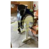 Saddle w/ stand
