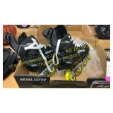 2 right feet.  BAUER Inlinehockey Skate RS sz 8