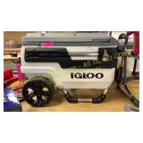 Igloo 70 Qt. Trailmate Roller Cooler