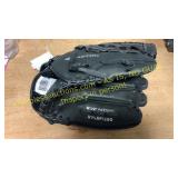 Easton Rival 12 1/2 in. Glove