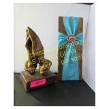 Praying hands statue & decorative cross