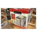 Magic Chef countertop ice maker