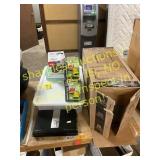 Mail box, pumps, tot