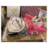 Basketball hoop toy, folding seat