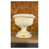 Pedestal flower pot