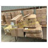 Assorted furniture pieces