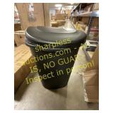 Rubbermaid 13 gallon plastic trash can