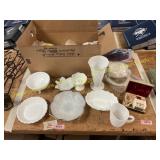 Vintage Remington electric shaver, makeup and