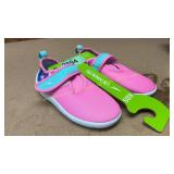Speedo water shoes Kids Sz.9/10(L)