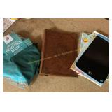 Heatable Bead Facemask, LCD tablet, small binder