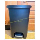 Glad Kitchen Trash Can, Large Plastic Bin
