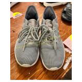 Adidas 9.5 Cloudfoam QT Flex Sneakers