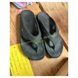 OOFOS M(6)W(8) Recovery Sandals