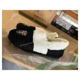 Raiders Women s Slippers Size 9/10