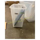 Sterlite Pet Food Container & 2pk Tote Set