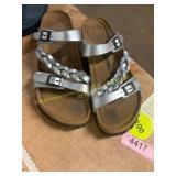 Size 38/7.5 Womens Aerothotic Sandals