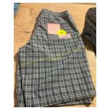 Men s Size 32 Travis Mathew Plaid Shorts