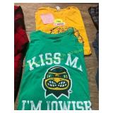 2ct Large IA Hawkeye Graphic T s