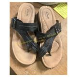 Womens Size 8 Clark Slip On Sandals