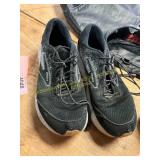 Brooks Men s 11.5 Black Ghost Running Shoes