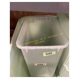IRIS 33qt/25lb Airtight Pet Food Storage 18 gal. C