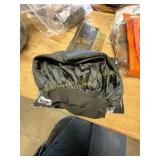 Silk bonnet, wig, small game fur, sport gloves, ne
