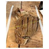 2ct Baseball Gloves