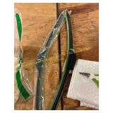 2ct Windshield Wipers, Safety Scissors & Misc
