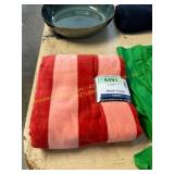 Mainstays Cabana Stripe Beach Towel, 28 x 58.