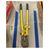 Bolt cutters