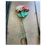 3 metal outdoor flowers & 1 metal decor