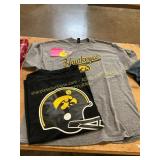 2ct 2XL Iowa Hawkeye Graphic T s