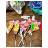 7 decorative bow stakes