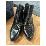 Volatile Womens Size 10 Croc Embossed Booties
