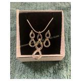 Vin. Silver Double Drop Necklace/Earring Set