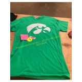 Size M Green Iowa Hawkeye Graphic T