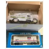 REC Truck + Amway Train Car