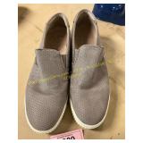 Size 8M Soul Naturalizer Slip On Sneakers