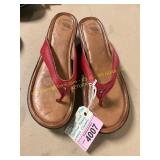 Size 7.5M Nurture Leather Thong Wedge Sandal