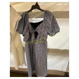 XL blue midi dress & XXL white sweat pants