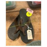 Men s Size 11 Clark Flip Flops