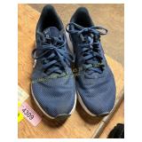Mens 10.5 Nike Downshifter ll Running Shoes