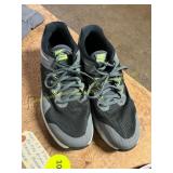 Mens 10.5 Nike Air Max Trainer Sneakers