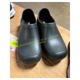 M(12)W(13) Black Work Clogs
