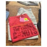 2XL Donutland T + Size 40 Cargo Shorts