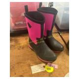 Womens Size 6 Muck Boots