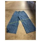 Free Assembly Cropped Pants M, white button up M
