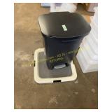 Glad 13-gal trash can & pet pee pad holder