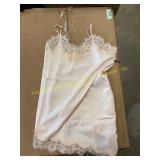 Lace Cami XS, Lace skirt XS, pants XS